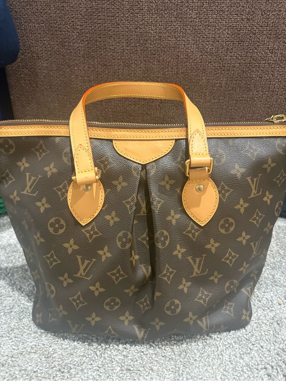 Louis Vuitton - Picture 7 of 16